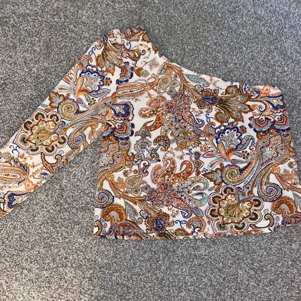 One- shoulder paisley top